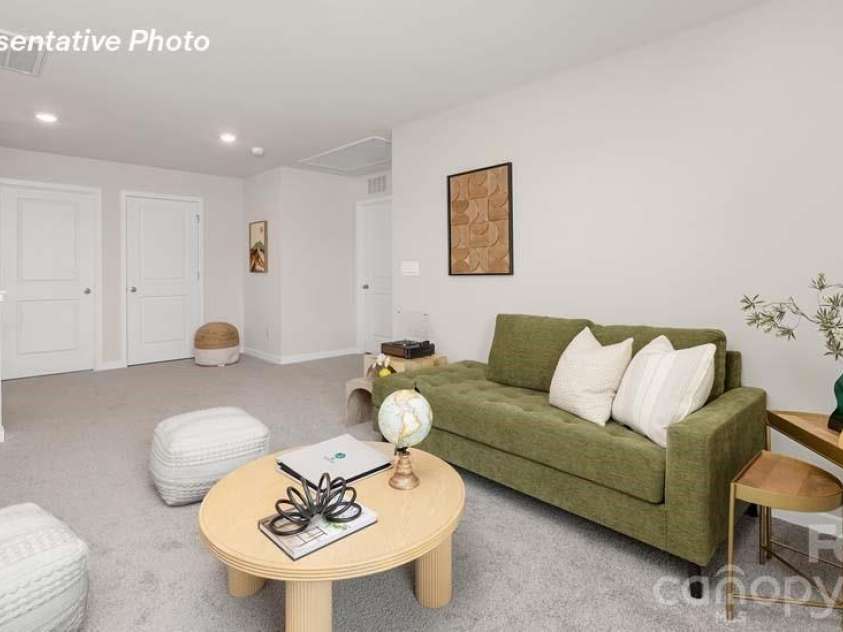 5127 Shallow Brook Drive, Charlotte, NC 28215.  MLS# CAR4365444, YatesRealty ID 8375. 