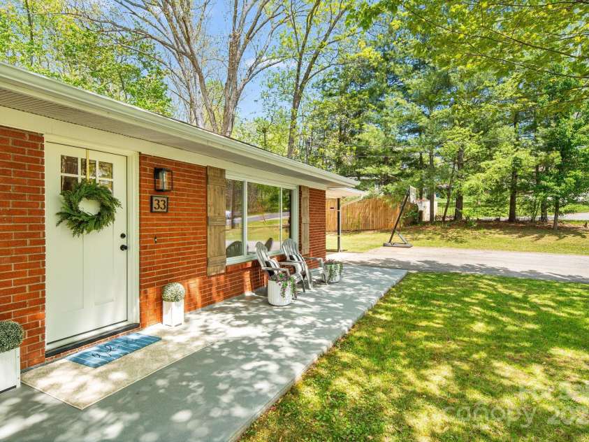 33 Haly Ho Drive, Candler, NC 28715.  MLS# CAR4248369, YatesRealty ID 8376. 