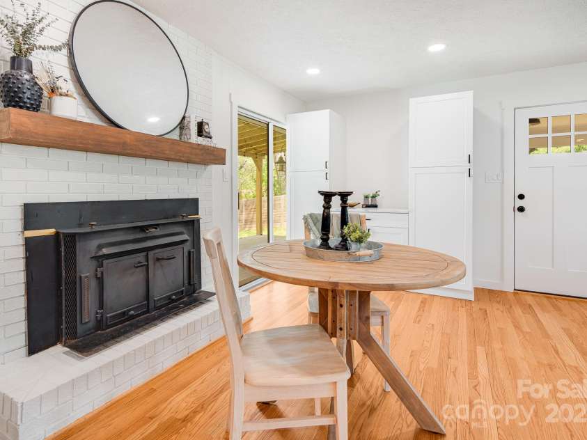 33 Haly Ho Drive, Candler, NC 28715.  MLS# CAR4248369, YatesRealty ID 8376. 