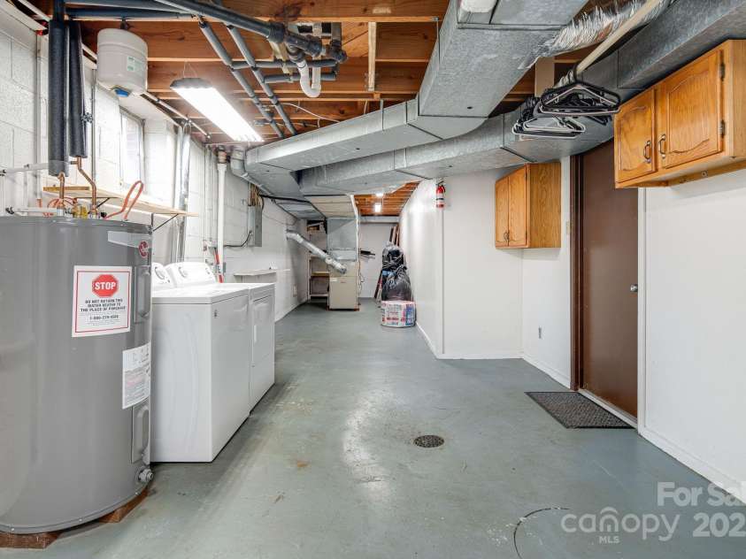 33 Haly Ho Drive, Candler, NC 28715.  MLS# CAR4248369, YatesRealty ID 8376. 