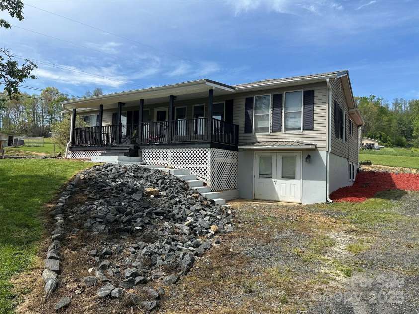 115 Grindstaff Road, Bakersville, NC 28705.  MLS# CAR4199557, YatesRealty ID 8377. 