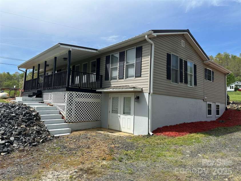 115 Grindstaff Road, Bakersville, NC 28705.  MLS# CAR4199557, YatesRealty ID 8377. 
