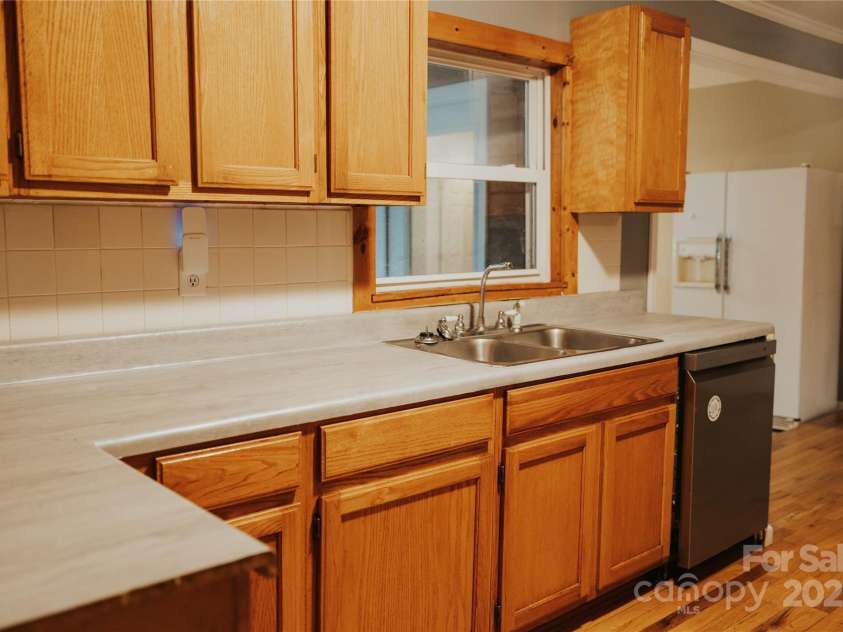 115 Grindstaff Road, Bakersville, NC 28705.  MLS# CAR4199557, YatesRealty ID 8377. Kitchen