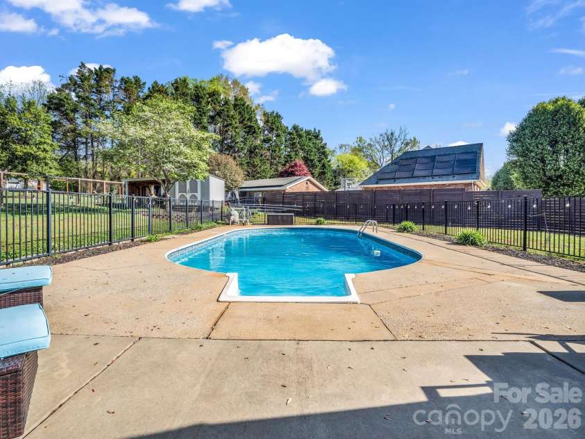 102 Knoll Court, Belmont, NC 28012.  MLS# CAR4365314, YatesRealty ID 8378. 