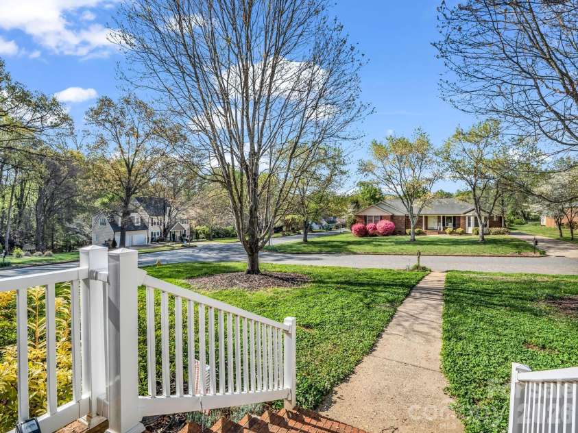 102 Knoll Court, Belmont, NC 28012.  MLS# CAR4365314, YatesRealty ID 8378. 