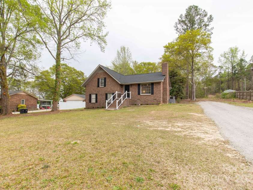 2220 Ross Cauthen Road, Lancaster, SC 29720.  MLS# CAR4239540, YatesRealty ID 8378. 