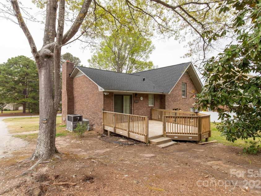 2220 Ross Cauthen Road, Lancaster, SC 29720.  MLS# CAR4239540, YatesRealty ID 8378. 