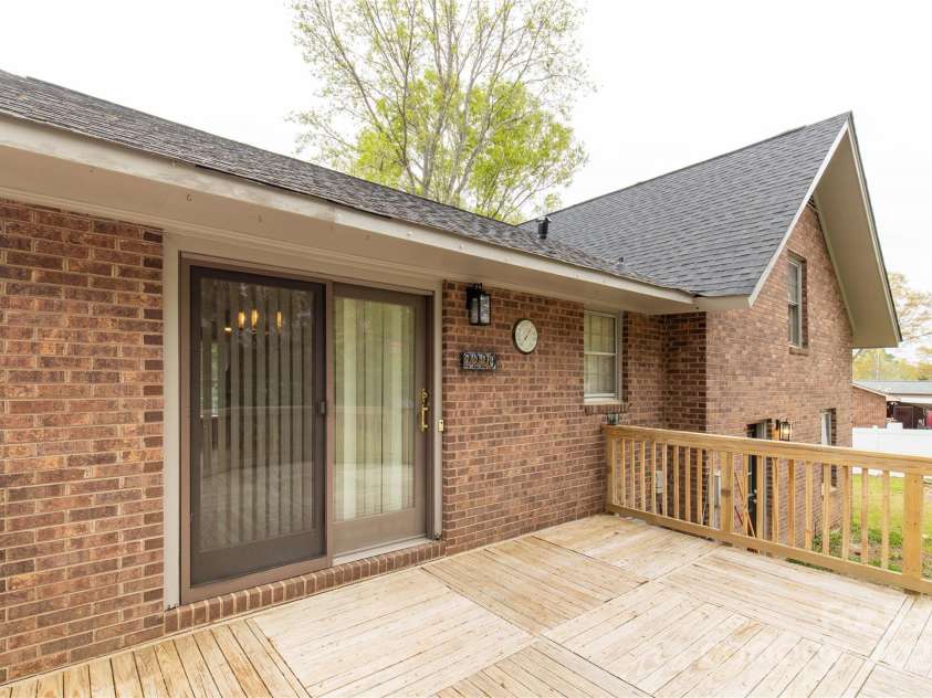 2220 Ross Cauthen Road, Lancaster, SC 29720.  MLS# CAR4239540, YatesRealty ID 8378. 