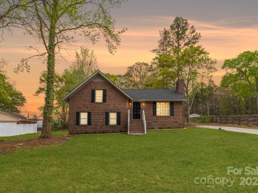 2220 Ross Cauthen Road, Lancaster, SC 29720.  MLS# CAR4239540, YatesRealty ID 8378. 
