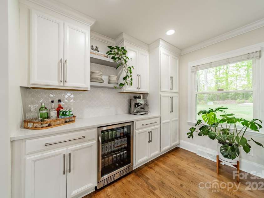 6339 Montpelier Road, Charlotte, NC 28210.  MLS# CAR4246781, YatesRealty ID 8379. 