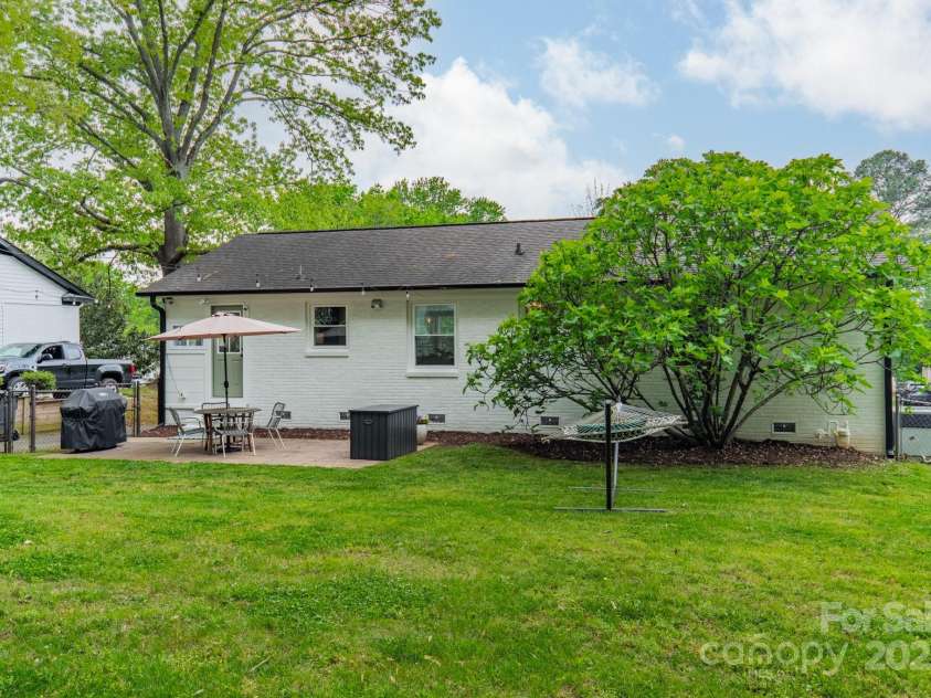 6339 Montpelier Road, Charlotte, NC 28210.  MLS# CAR4246781, YatesRealty ID 8379. 