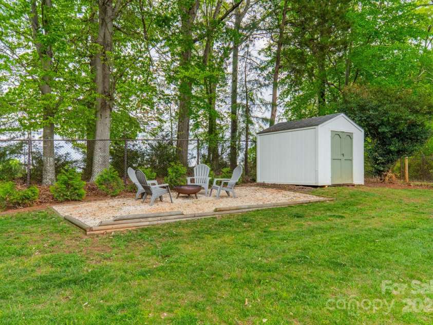 6339 Montpelier Road, Charlotte, NC 28210.  MLS# CAR4246781, YatesRealty ID 8379. 