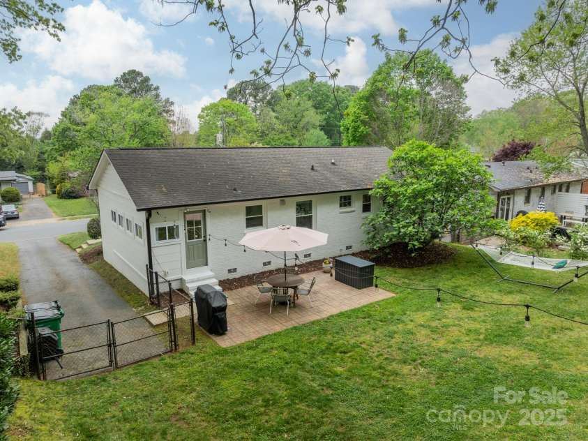 6339 Montpelier Road, Charlotte, NC 28210.  MLS# CAR4246781, YatesRealty ID 8379. 