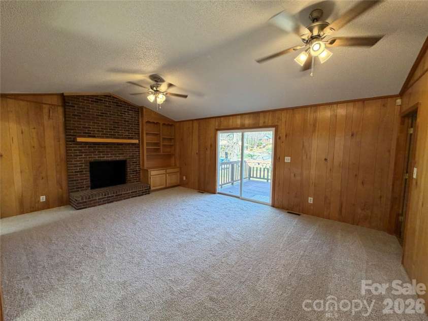 424 Holland Drive, Statesville, NC 28677.  MLS# CAR4335515, YatesRealty ID 838. Living Room