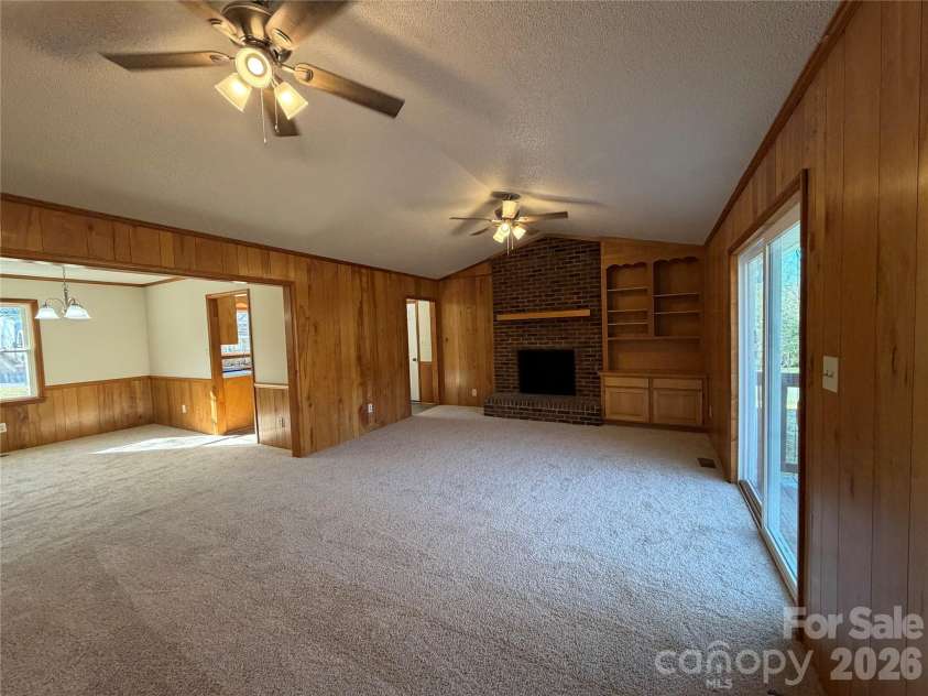 424 Holland Drive, Statesville, NC 28677.  MLS# CAR4335515, YatesRealty ID 838. Living Room