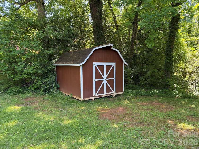 424 Holland Drive, Statesville, NC 28677.  MLS# CAR4335515, YatesRealty ID 838. Outbuilding