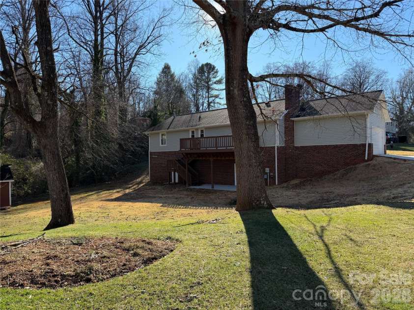 424 Holland Drive, Statesville, NC 28677.  MLS# CAR4335515, YatesRealty ID 838. Rear of house