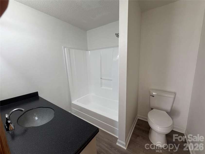 424 Holland Drive, Statesville, NC 28677.  MLS# CAR4335515, YatesRealty ID 838. Secondary Bathroom