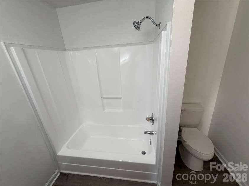 424 Holland Drive, Statesville, NC 28677.  MLS# CAR4335515, YatesRealty ID 838. Secondary Bathroom