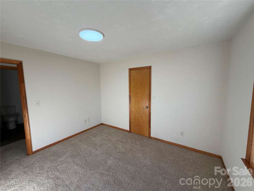 424 Holland Drive, Statesville, NC 28677.  MLS# CAR4335515, YatesRealty ID 838. Secondary Beroom