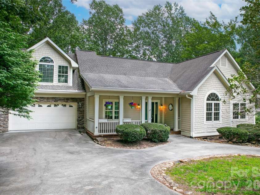 16 Uloque Court, Brevard, NC 28712.  MLS# CAR4364587, YatesRealty ID 8380. 
