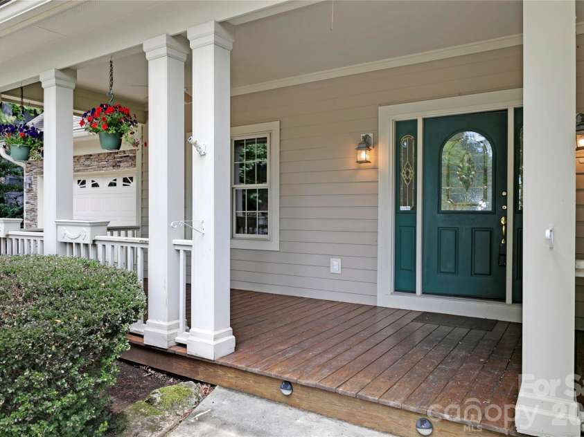 16 Uloque Court, Brevard, NC 28712.  MLS# CAR4364587, YatesRealty ID 8380. 