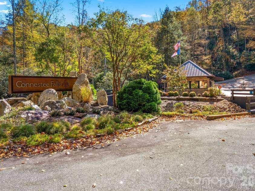 16 Uloque Court, Brevard, NC 28712.  MLS# CAR4364587, YatesRealty ID 8380. 