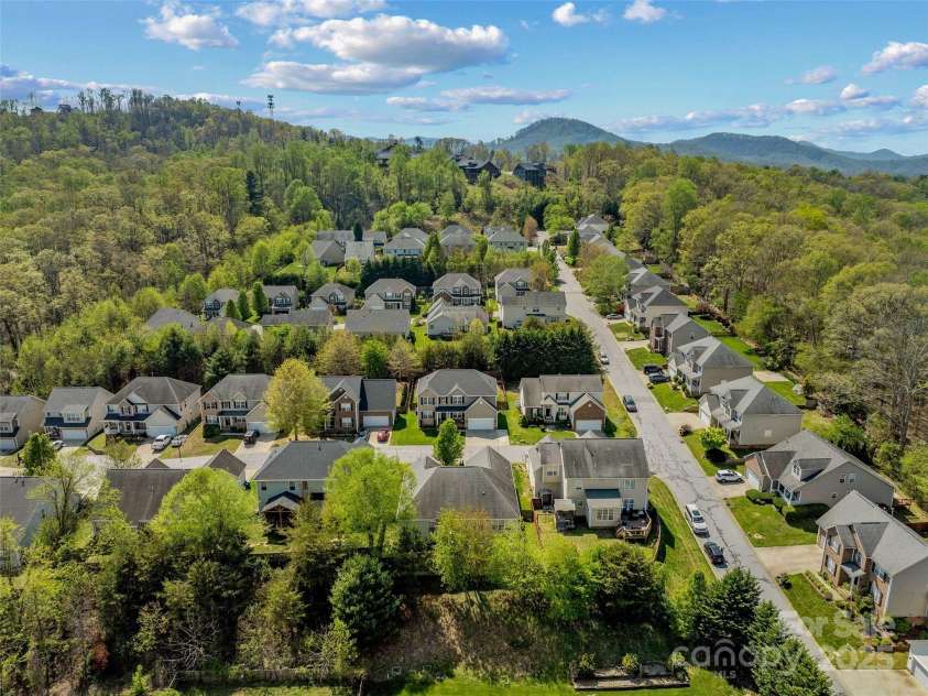 3 Holmes Lane, Arden, NC 28704.  MLS# CAR4251278, YatesRealty ID 8380. 