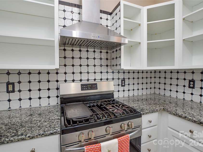 5707 Brandy Ridge Lane, Charlotte, NC 28269.  MLS# CAR4220249, YatesRealty ID 8381. 