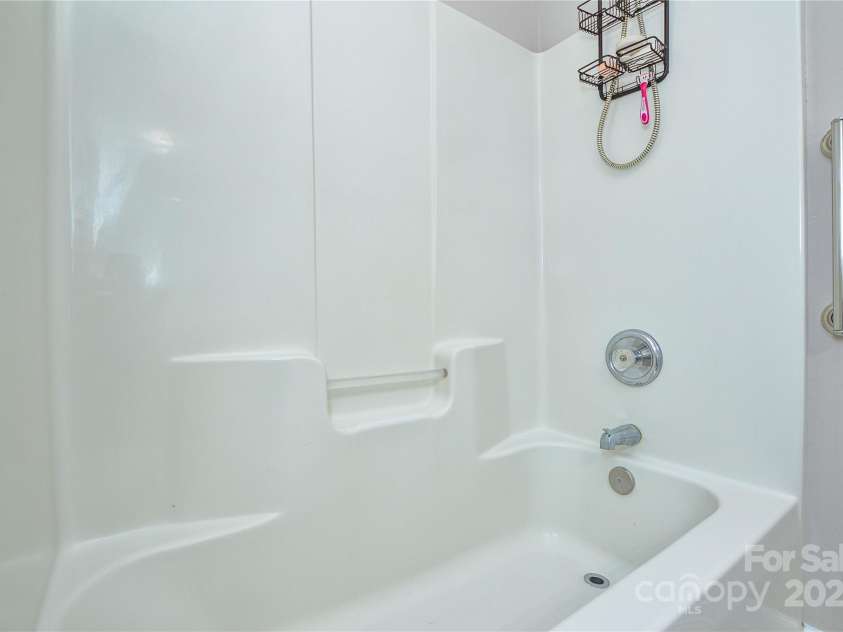 5707 Brandy Ridge Lane, Charlotte, NC 28269.  MLS# CAR4220249, YatesRealty ID 8381. 