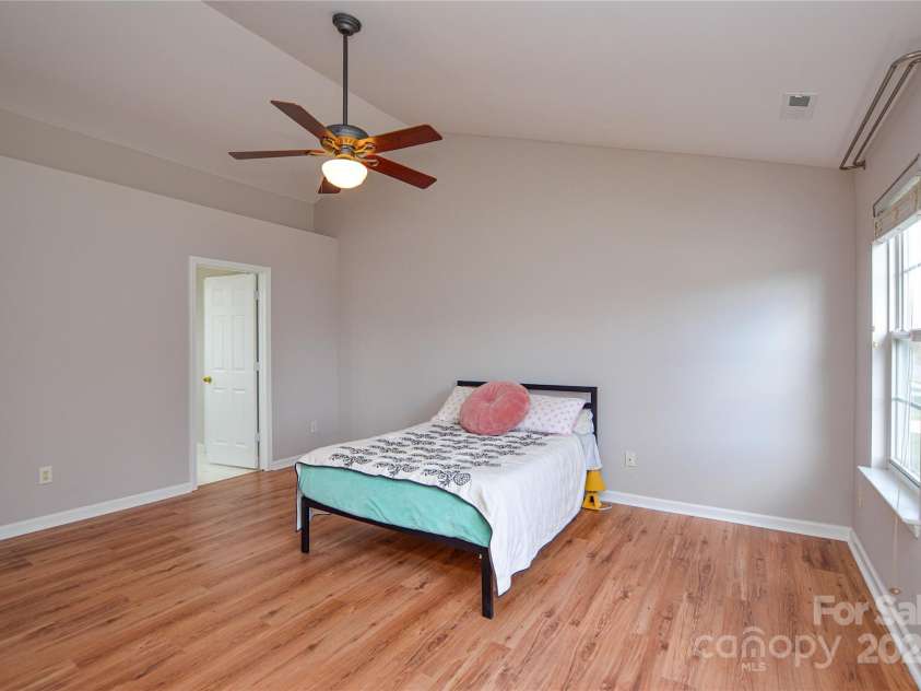 5707 Brandy Ridge Lane, Charlotte, NC 28269.  MLS# CAR4220249, YatesRealty ID 8381. 