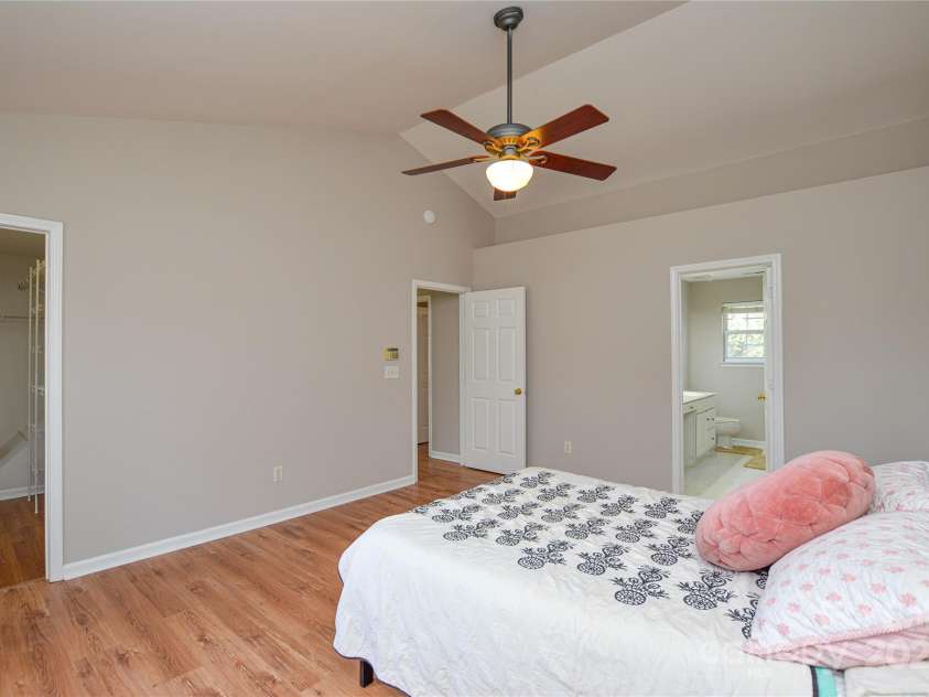 5707 Brandy Ridge Lane, Charlotte, NC 28269.  MLS# CAR4220249, YatesRealty ID 8381. 