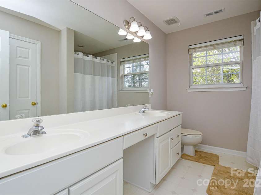 5707 Brandy Ridge Lane, Charlotte, NC 28269.  MLS# CAR4220249, YatesRealty ID 8381. 
