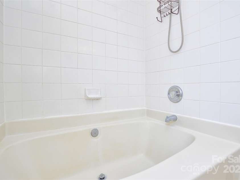 5707 Brandy Ridge Lane, Charlotte, NC 28269.  MLS# CAR4220249, YatesRealty ID 8381. 