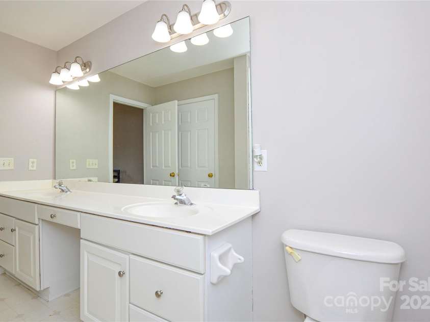 5707 Brandy Ridge Lane, Charlotte, NC 28269.  MLS# CAR4220249, YatesRealty ID 8381. 