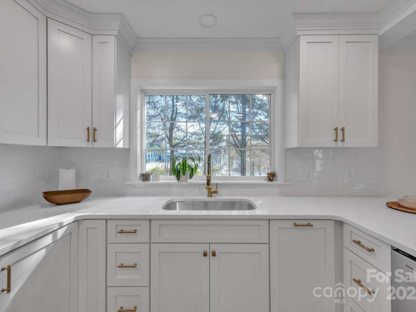 56 Linneys Mountain Road, Taylorsville, NC 28681.  MLS# CAR4228859, YatesRealty ID 8383. 