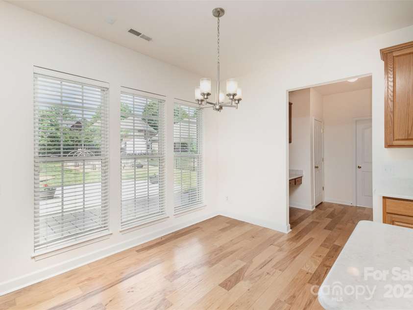 3005 Sandbox Circle, Indian Trail, NC 28079.  MLS# CAR4249373, YatesRealty ID 8385. Breakfast area