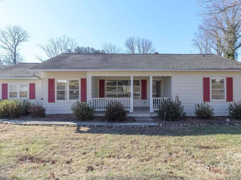 411 Tywood Street, Lenoir, NC 28645.  MLS# CAR4213796, YatesRealty ID 8386. 