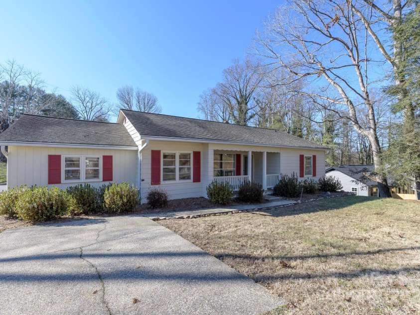 411 Tywood Street, Lenoir, NC 28645.  MLS# CAR4213796, YatesRealty ID 8386. 