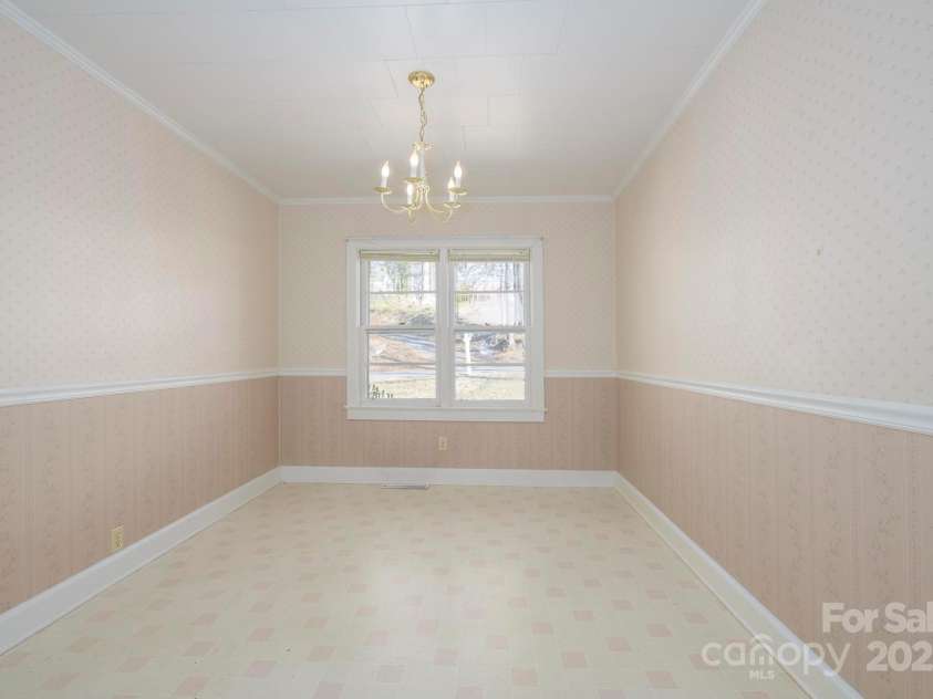 411 Tywood Street, Lenoir, NC 28645.  MLS# CAR4213796, YatesRealty ID 8386. 