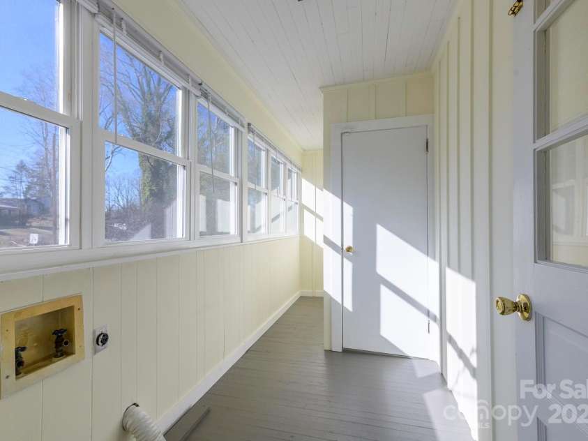 411 Tywood Street, Lenoir, NC 28645.  MLS# CAR4213796, YatesRealty ID 8386. 