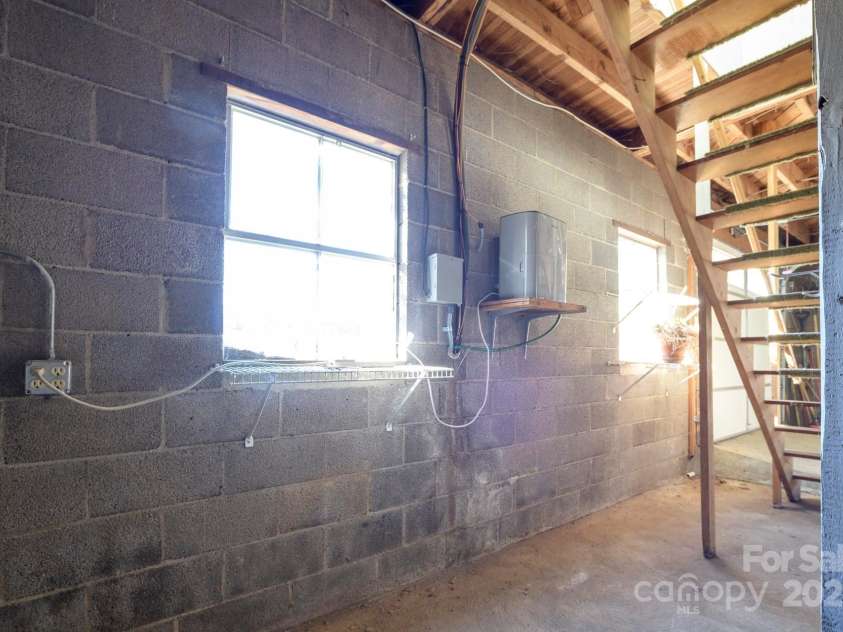 411 Tywood Street, Lenoir, NC 28645.  MLS# CAR4213796, YatesRealty ID 8386. 