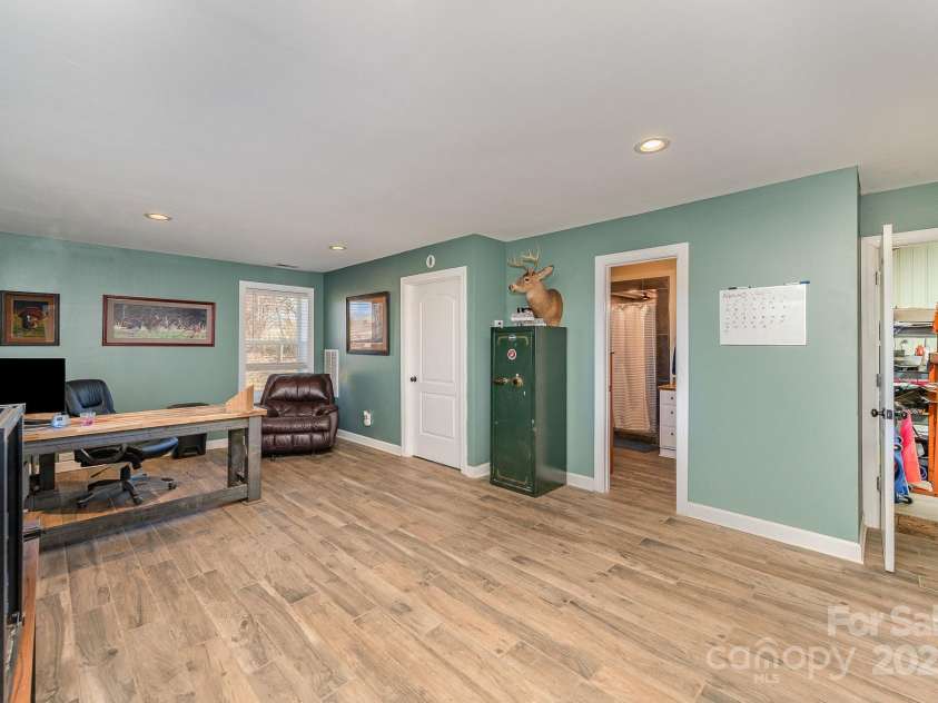 223 Scottish Drive, Mooresville, NC 28115.  MLS# CAR4226876, YatesRealty ID 8387. 
