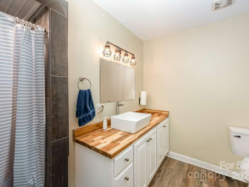223 Scottish Drive, Mooresville, NC 28115.  MLS# CAR4226876, YatesRealty ID 8387. 