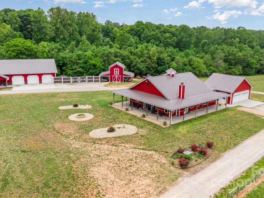 223 Scottish Drive, Mooresville, NC 28115.  MLS# CAR4226876, YatesRealty ID 8387. 