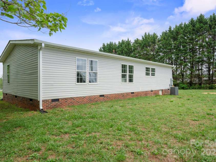 125 Rocky Point, Cleveland, NC 27013.  MLS# CAR4249546, YatesRealty ID 8388. 