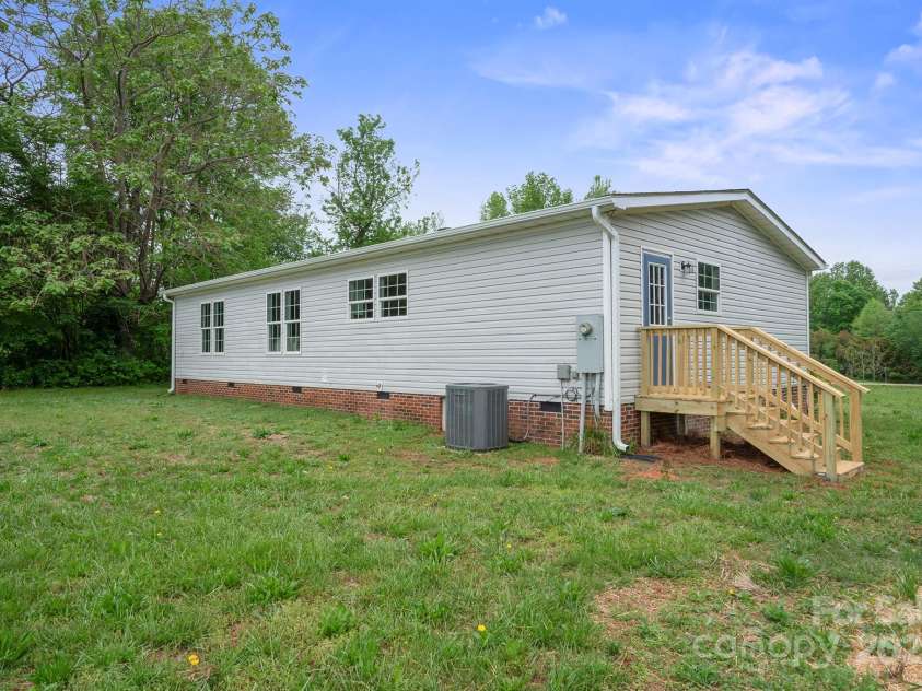 125 Rocky Point, Cleveland, NC 27013.  MLS# CAR4249546, YatesRealty ID 8388. 