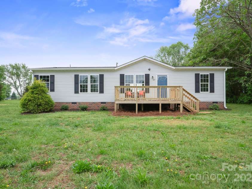 125 Rocky Point, Cleveland, NC 27013.  MLS# CAR4249546, YatesRealty ID 8388. 