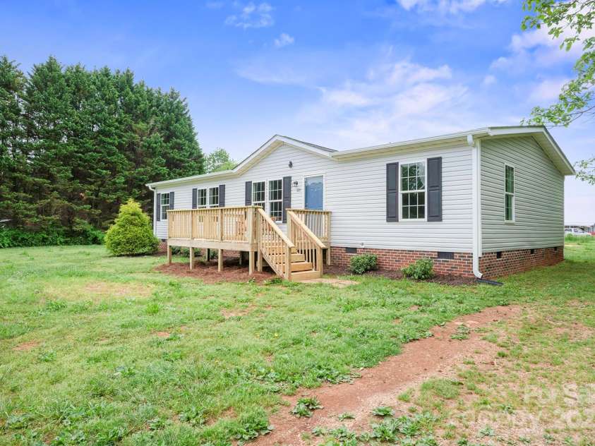 125 Rocky Point, Cleveland, NC 27013.  MLS# CAR4249546, YatesRealty ID 8388. 