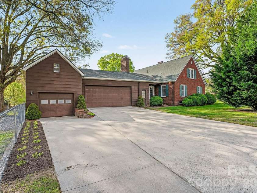 614 Ridge Avenue, Landis, NC 28088.  MLS# CAR4361895, YatesRealty ID 8388. 